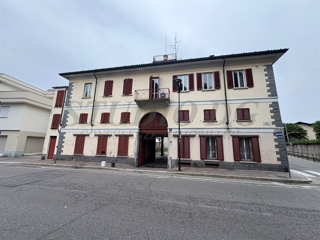 LABORATORIO CON POSSIBILITA' CAMBIO D'USO IN ABITATIVO