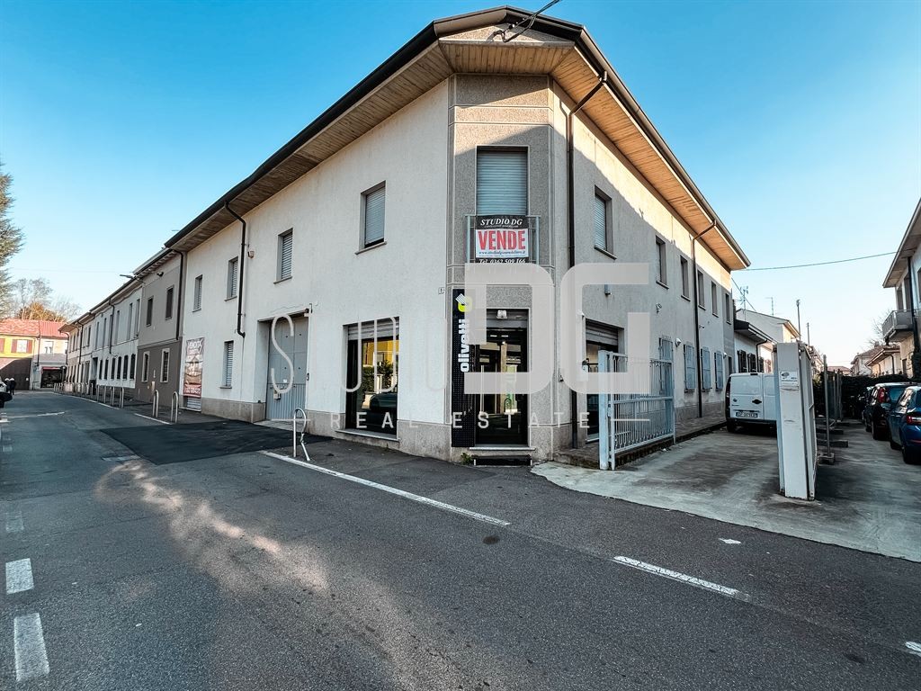 VENDESI PORZIONE DI CASA SEMINDIPENDENTE