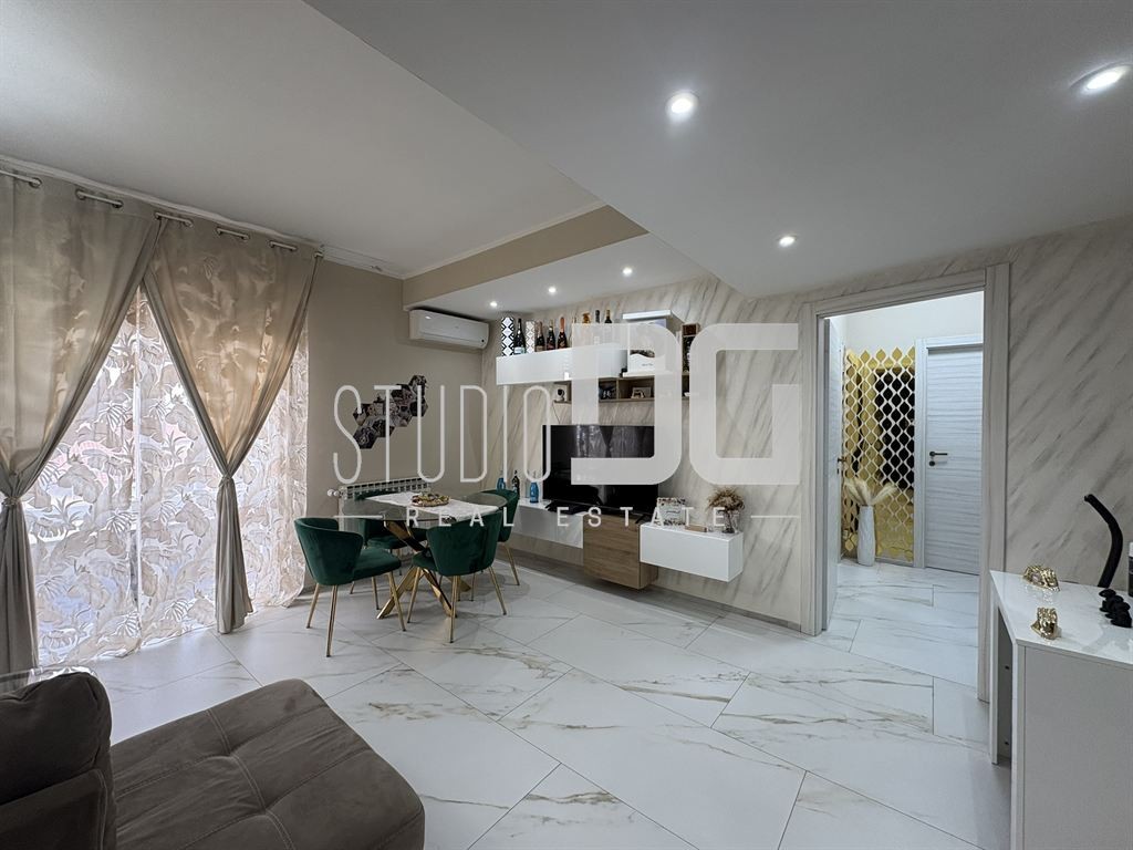 3 LOCALI DOPPI SERVIZI ULTIMO PIANO