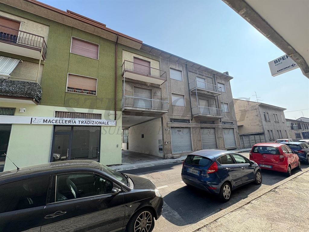 PORZIONE DI CASA SEMINDIPENDENTE DA RISTRUTTURARE