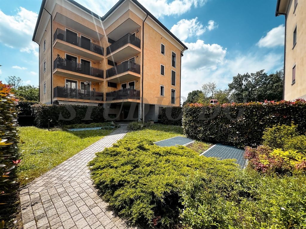 TRILOCALE CON TAVERNA E GIARDINO