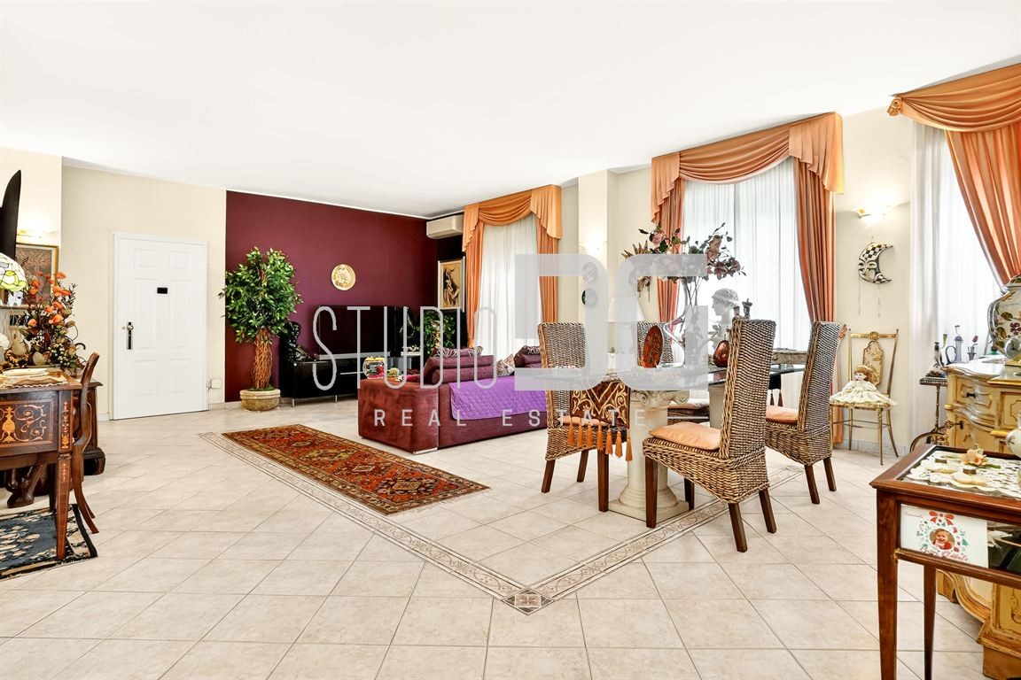 QUADRILOCALE CON BOX DOPPIO