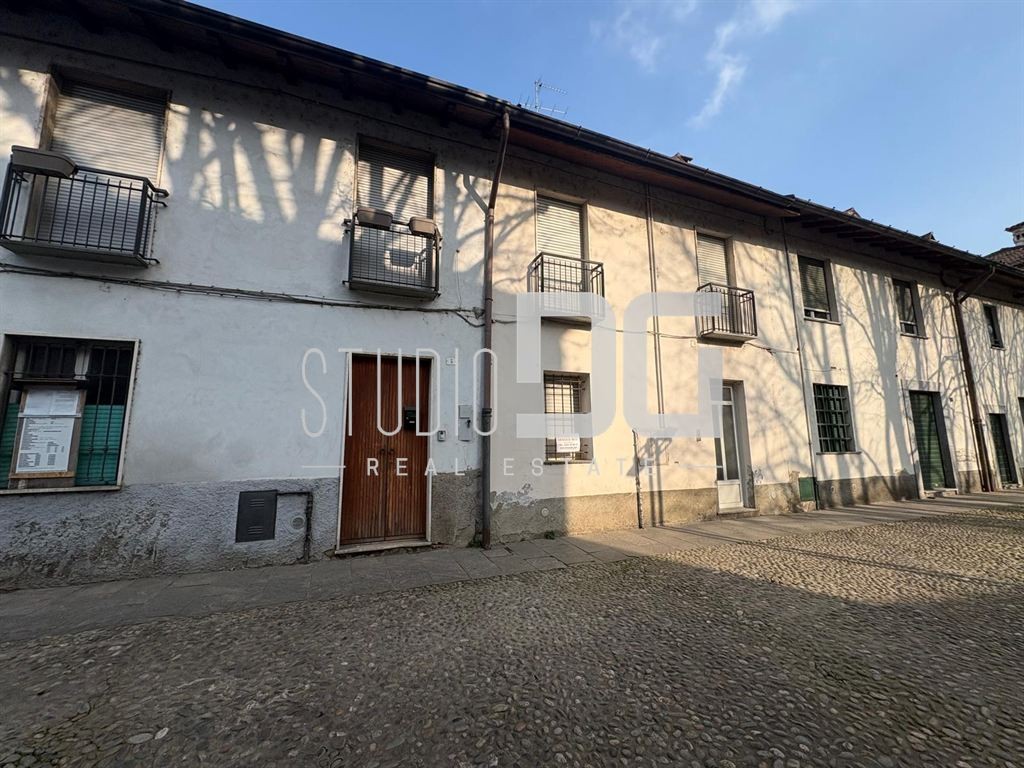 ZONA CENTRO LOCALE COMMERCIALE / STUDIO PROFESSIONALE