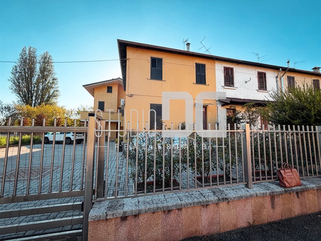 VILLETTA A SCHIERA DAGLI AMPI SPAZI